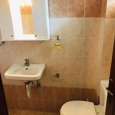 Karaoyli Semesterbostad Kókkinon Nerón