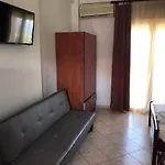 Karaoyli Hébergement de vacances Kókkinon Nerón